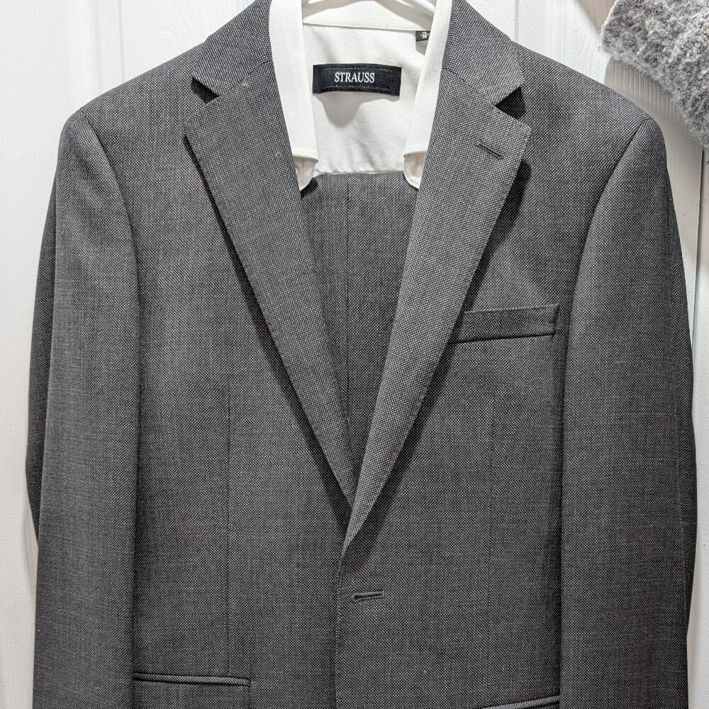 Men suits 100% wool like NEW - size 36R